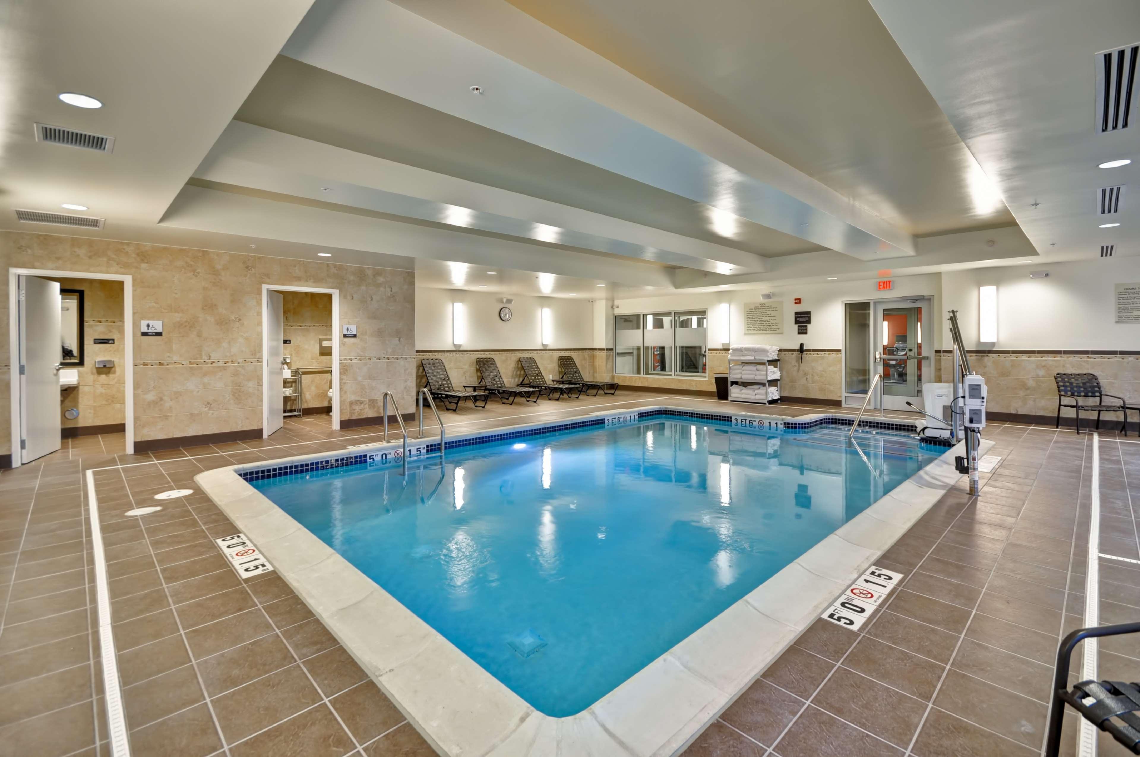 Hilton Garden Inn Detroit Troy Ngoại thất bức ảnh
